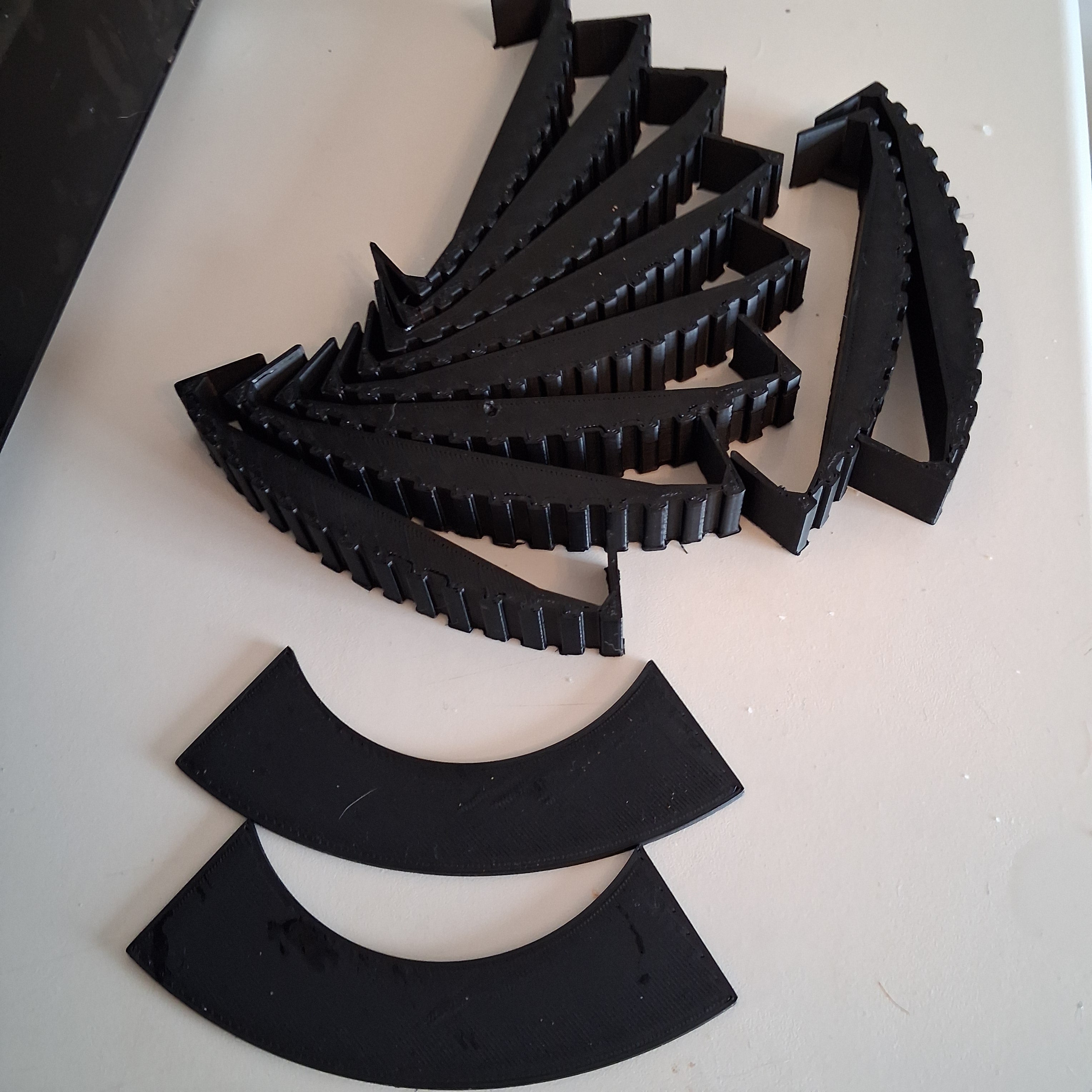 BeoLab 8000 - Klips til front av treverk